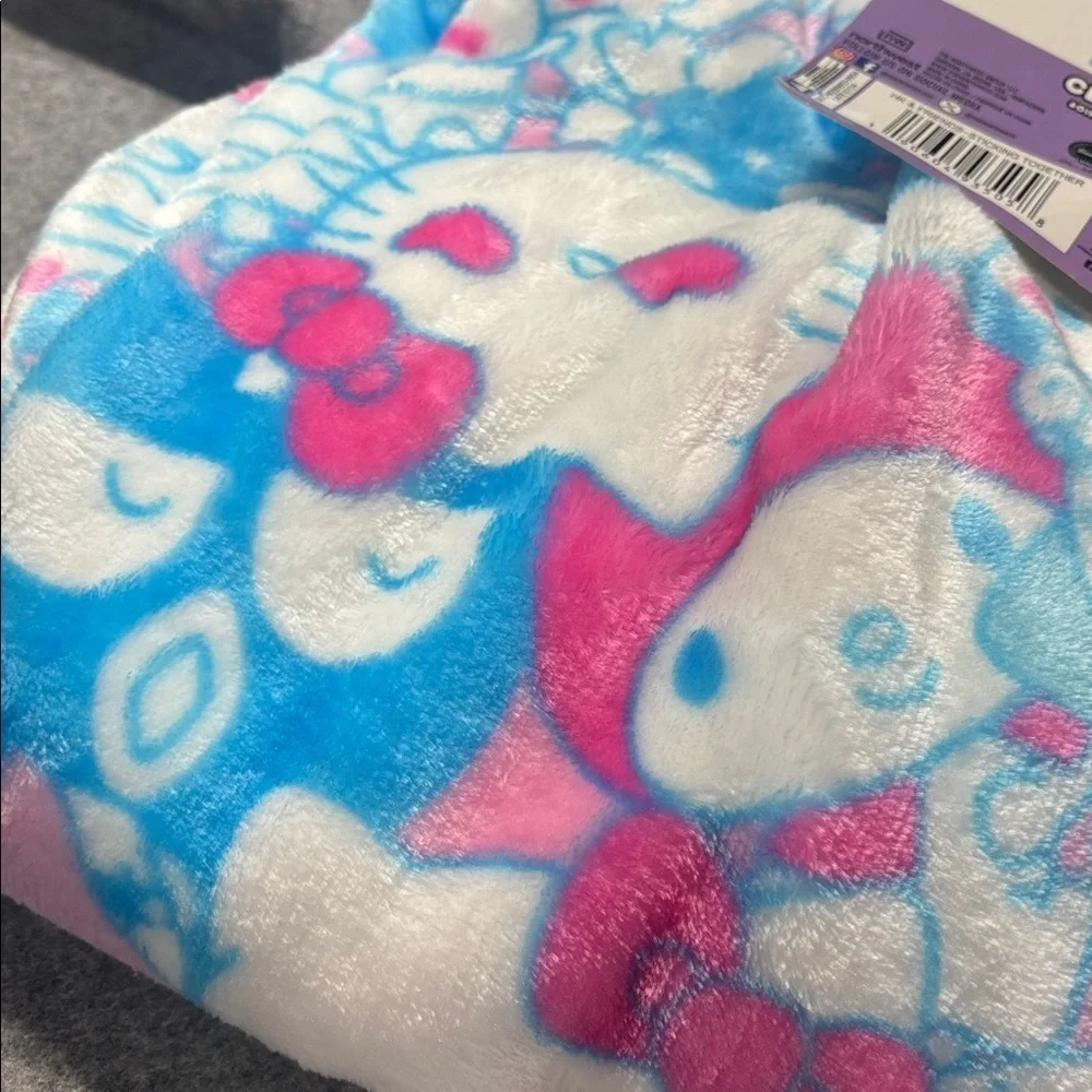 Hello Kitty and friends Pink and Blue Cloud Throw 60x70”cozy soft blanket